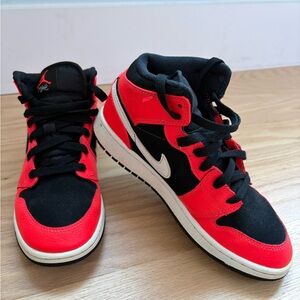 Nike Air Jordan 1 Mid "Infrared 23" 4.5Y
